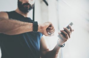 fitbit alta hr vs fitbit charge 2